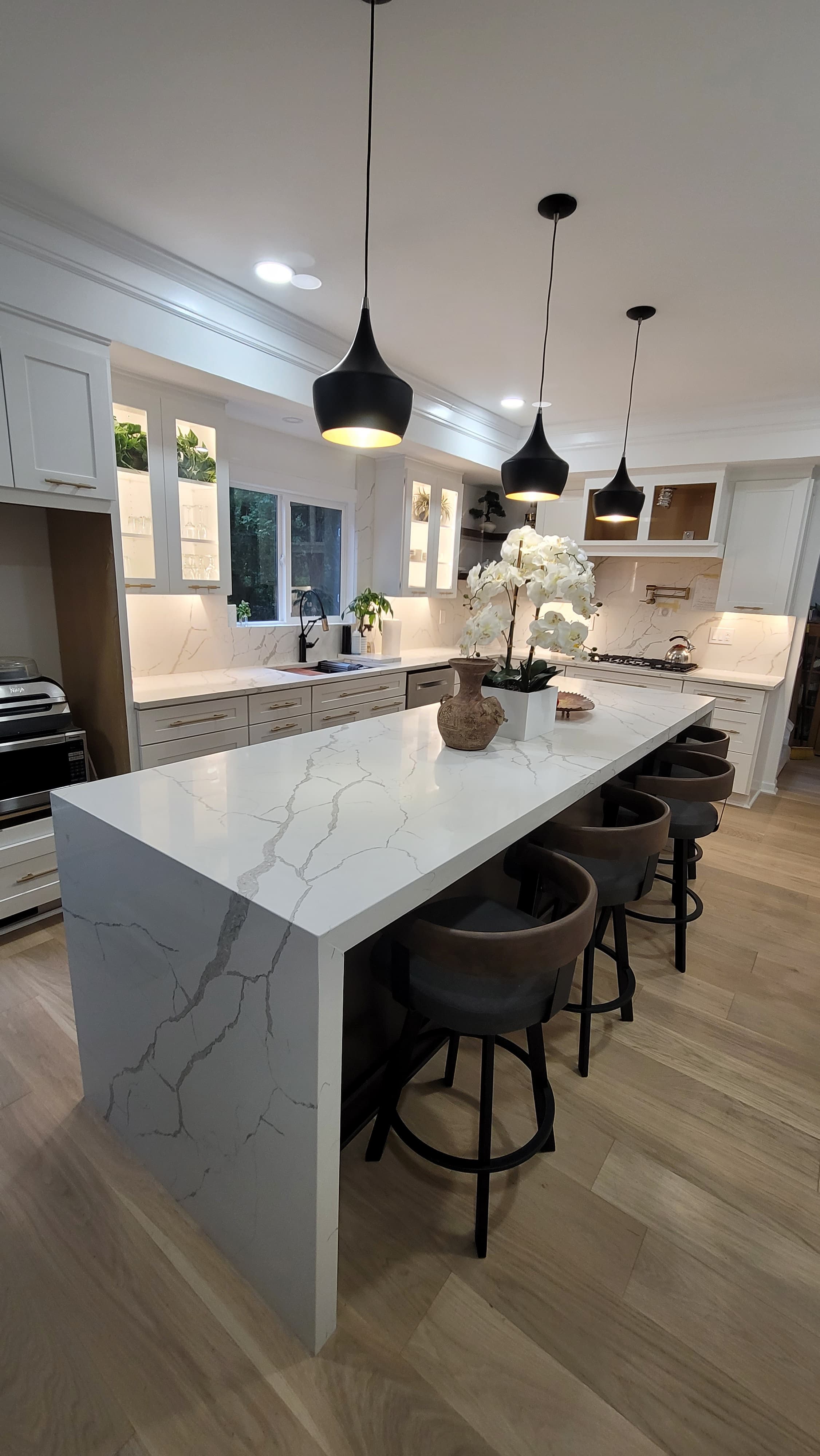 Kitchen angle 1